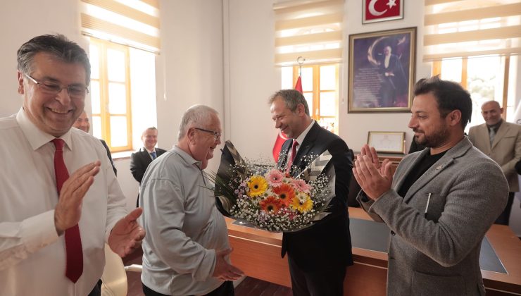 GÖMEÇ BELEDİYESİ’NDE DEVİR TESLİM TÖRENİ YAPILDI.