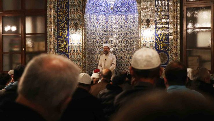 Diyanet İşleri Başkanı Erbaş, Ramazan ayının son teravih namazını kıldırdı