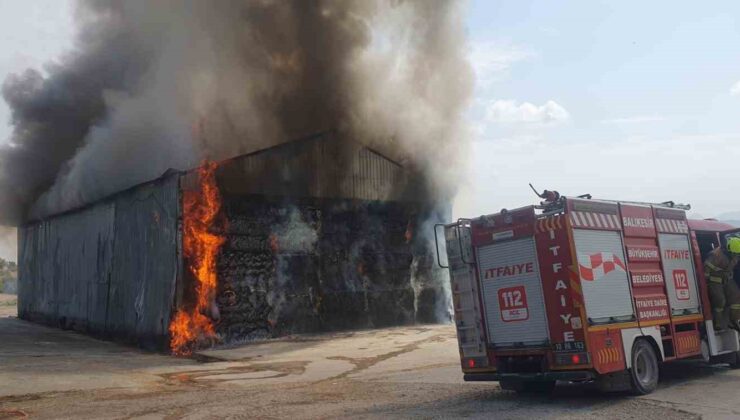 Balıkesir Susurluk’ta yangın: Saman deposu yok oldu