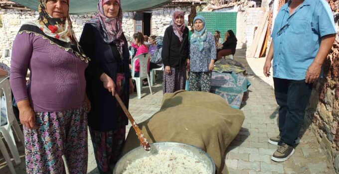 Balıkesir’de çifti hayrı yüzlerce vatandaşı buluşturdu