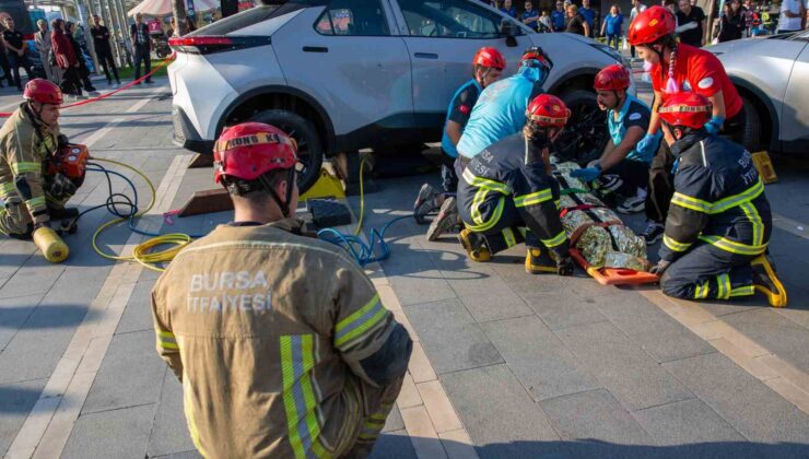 Bursa Büyükşehir İtfaiyesi’nden gerçeği aratmayan tatbikat