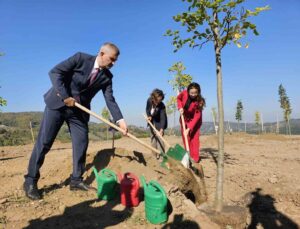 Türkiye ve Azerbaycan kardeşliği Gölcük’te pekişti